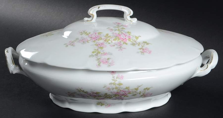 VTO216 Oval Covered Vegetable by Victoria (Austria)-1