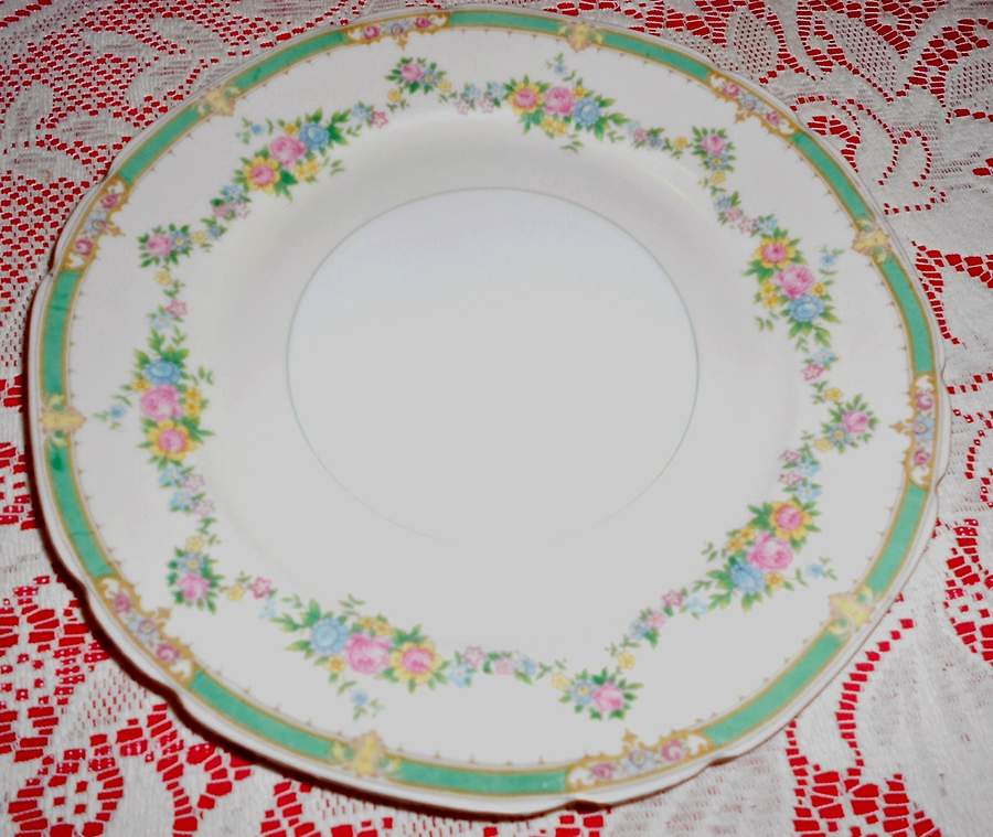 VIT388 Dinner Plate by Victoria (Czech)-1