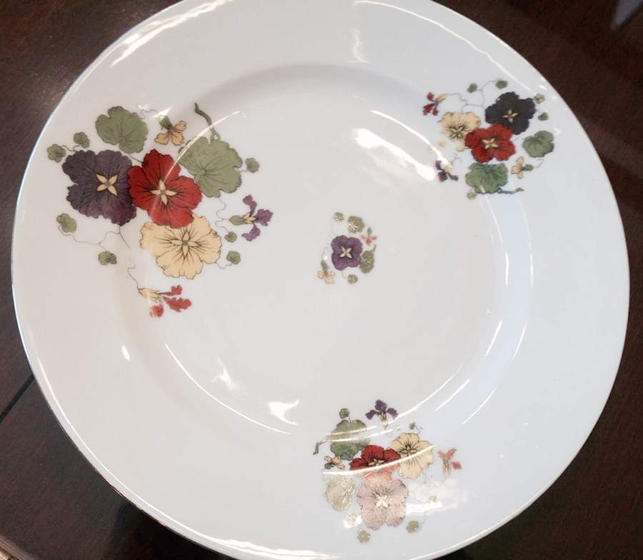 VIT391 Dinner Plate by Victoria (Czech)-1