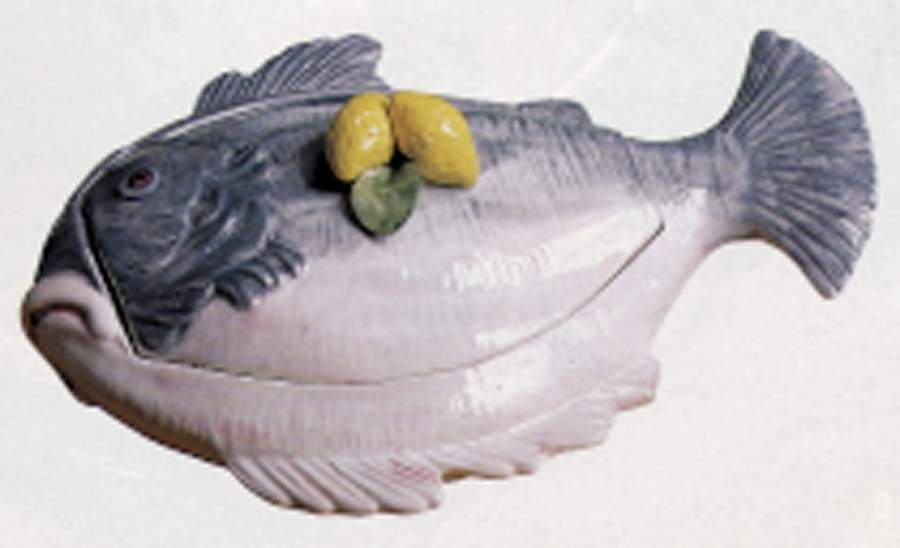 Marinara Fish Shape Server & Lid by Vietri (Italy)-1