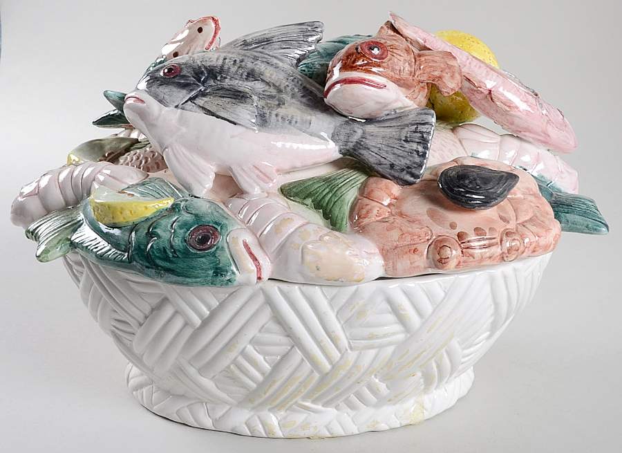 Marinara Tureen &  Lid by Vietri (Italy)-1