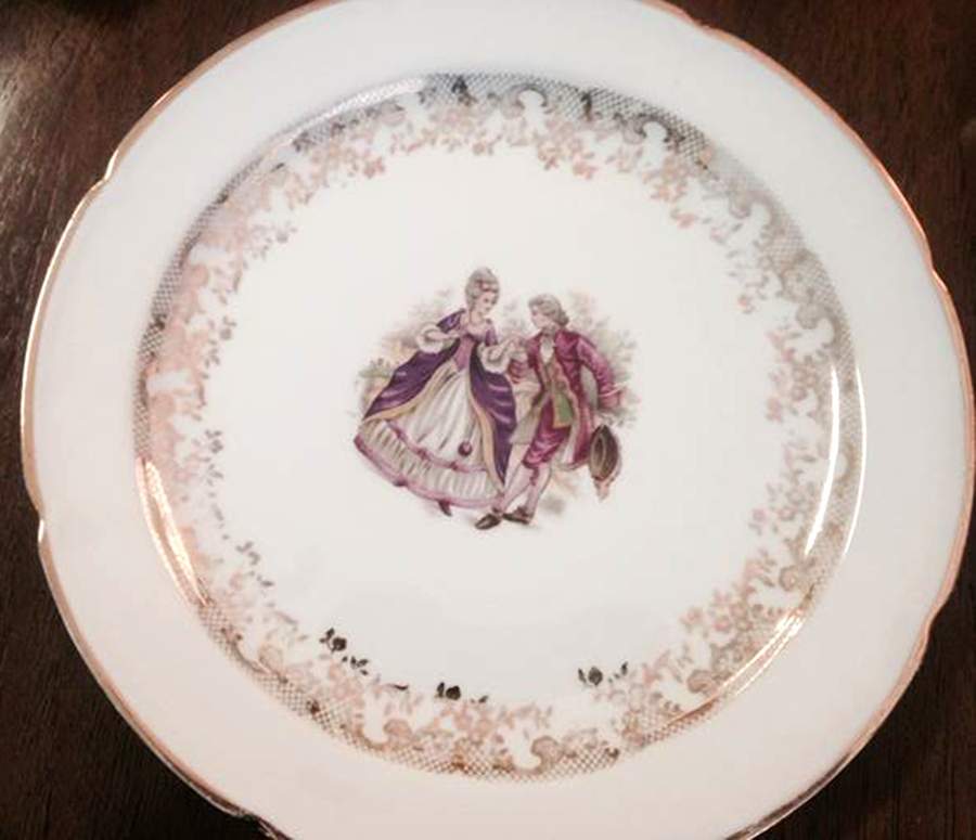 VEO10 Dinner Plate by Veritable Porcelaine-1