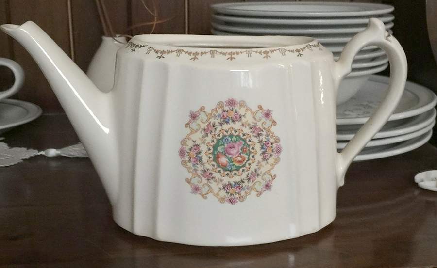 Harmony Teapot No Lid by Vanity Fair-1