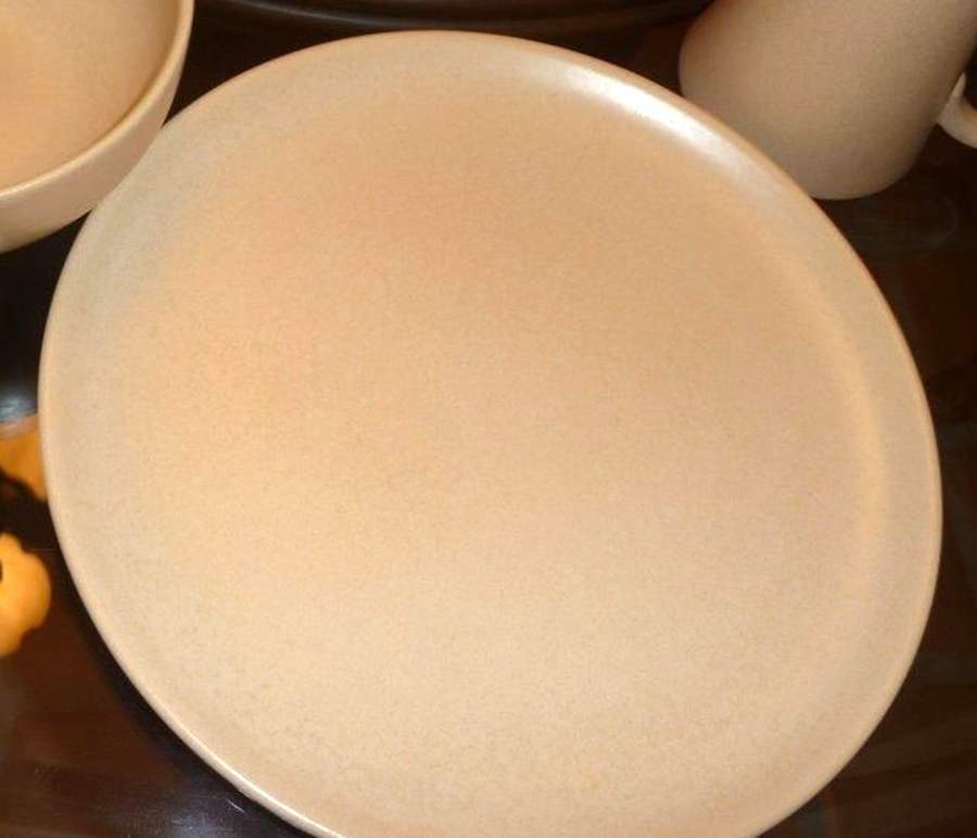 VAA25 Dinner Plate by Varages-1