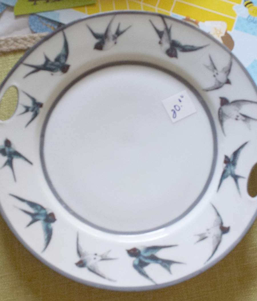 VTO238 Handled Cake Plate by Victoria (Austria)-1