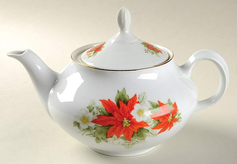 VBO1 Teapot & Lid by Victoria (Bohemia)-1