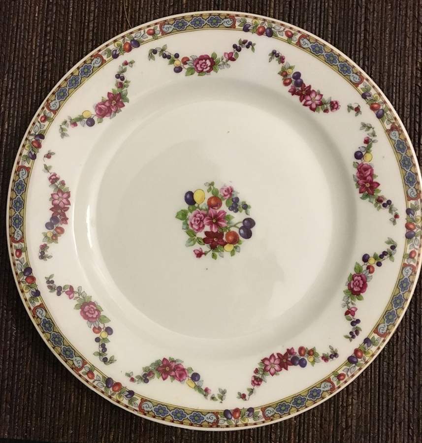 VIT405 Dinner Plate by Victoria (Czech)-1