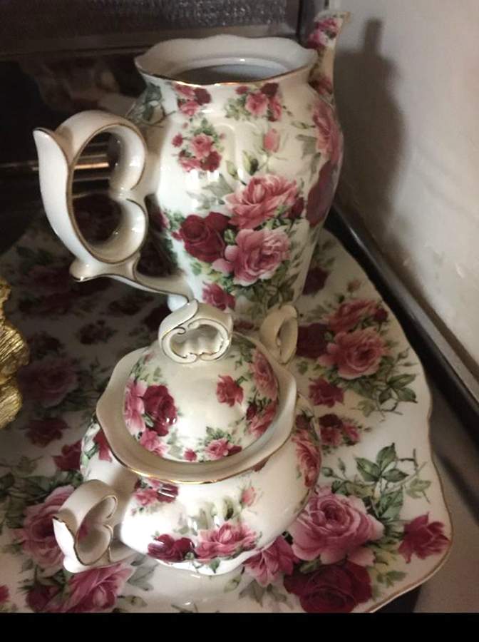 VCG2 Sugar Bowl & Lid by Victoria's Garden-1