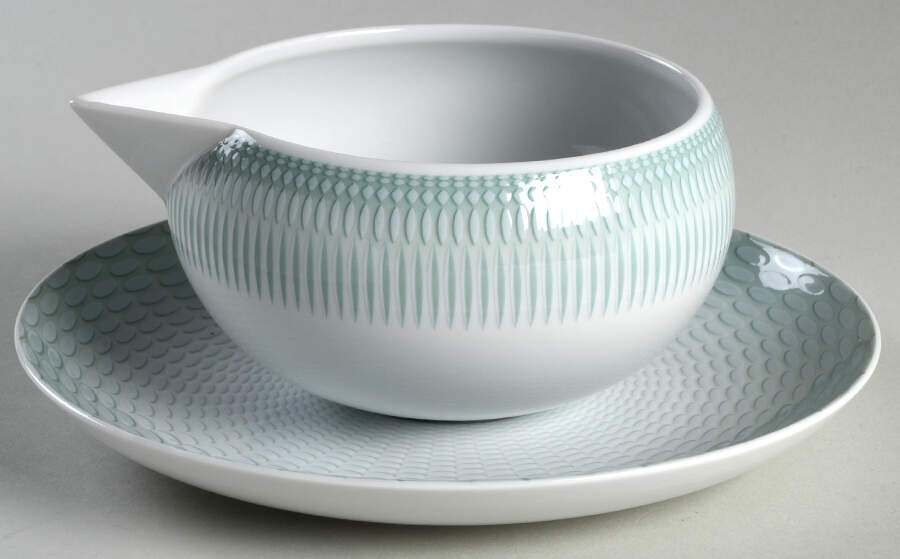 Venezia Open Sauce Boat & Underplate by Vista Alegre-1