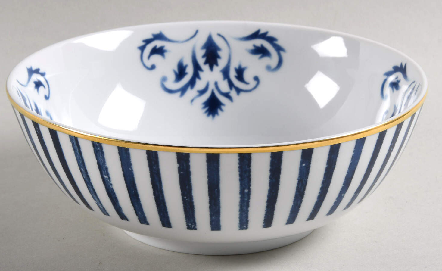Transatlantica 7" Round Vegetable Bowl by Vista Alegre-1
