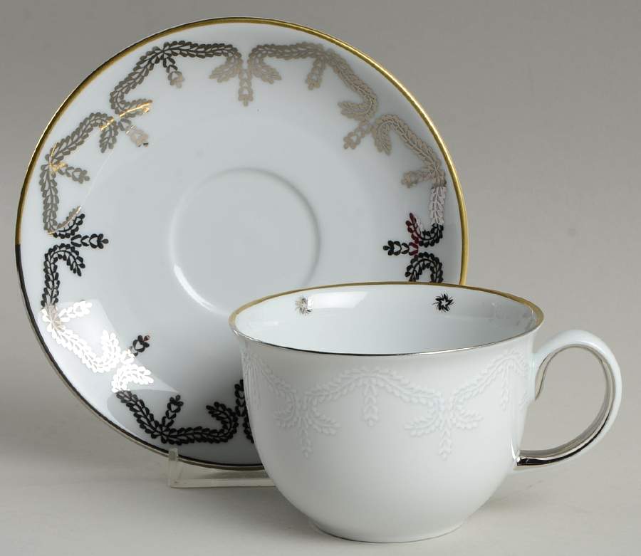 Paseo Flat Cup & Saucer Set by Vista Alegre-1