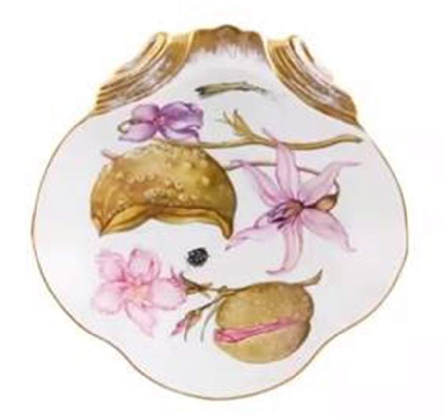 Natura Shell Shaped Dish by Vista Alegre-1