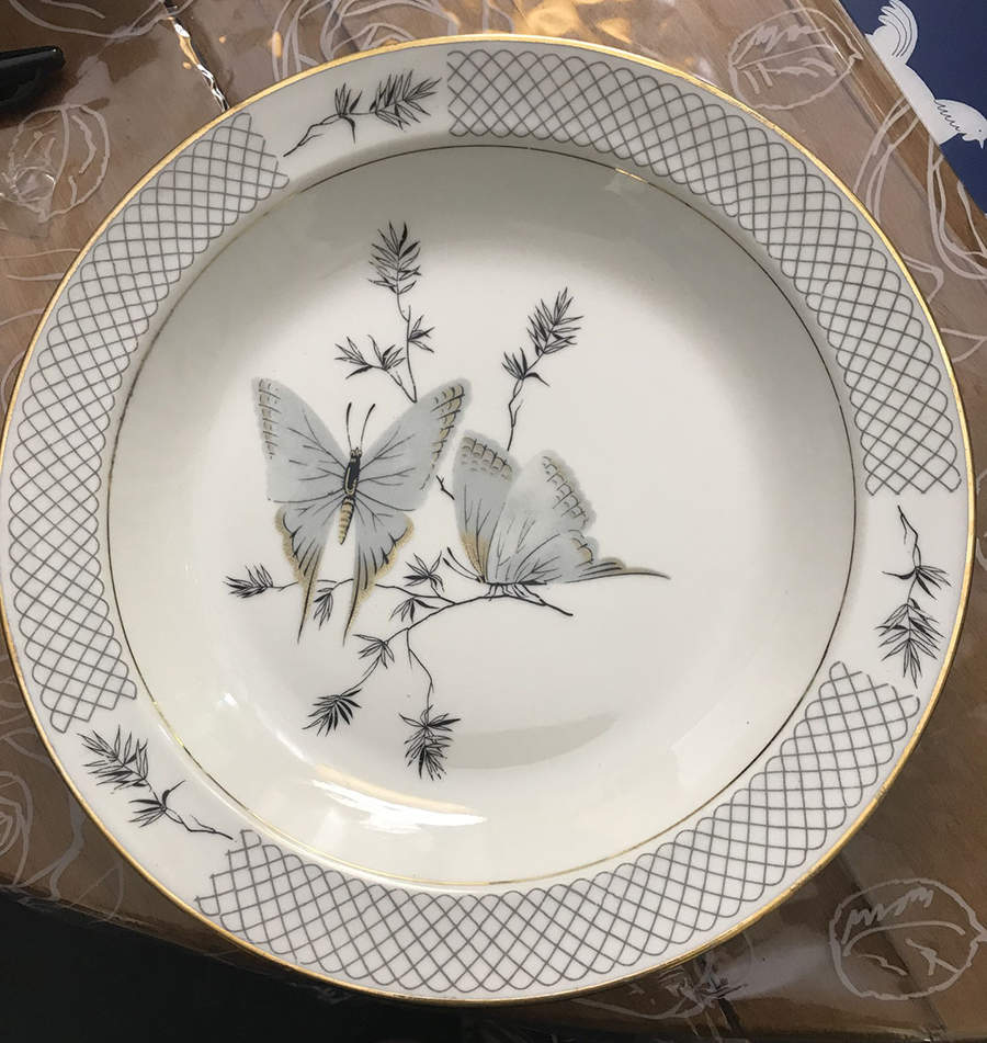 VEO16 Dinner Plate by Veritable Porcelaine-1