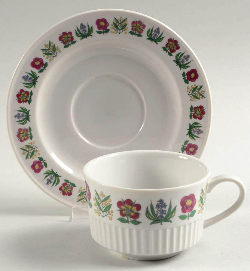 VIL276 Flat Cup & Saucer Set by Villeroy & Boch-1