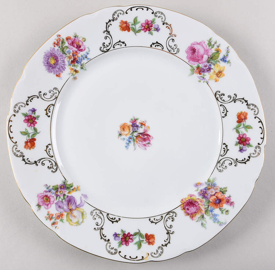 VIT419 Dinner Plate by Victoria (Czech)-1