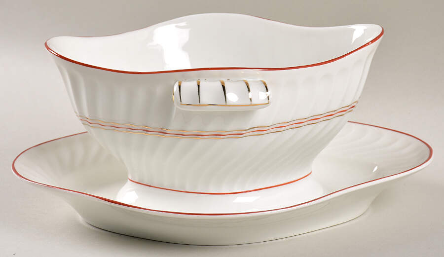 VIA147 Gravy Boat with Attached Underplate by Vista Alegre-1