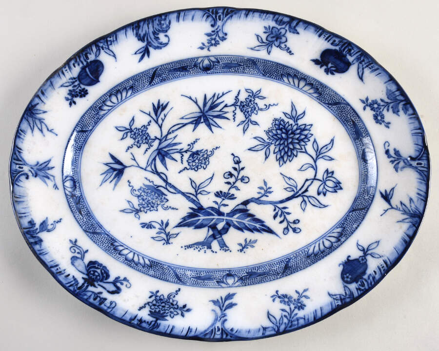VIL283 14" Oval Serving Platter by Villeroy & Boch-1