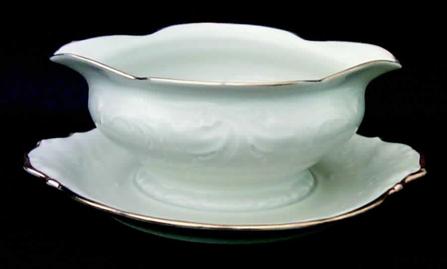 Casa Oro Gravy Boat with Attached Underplate by Wawel-1