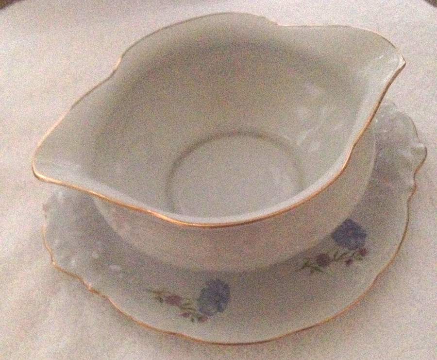 Sonata Gravy Boat with Attached Underplate by Wawel-1