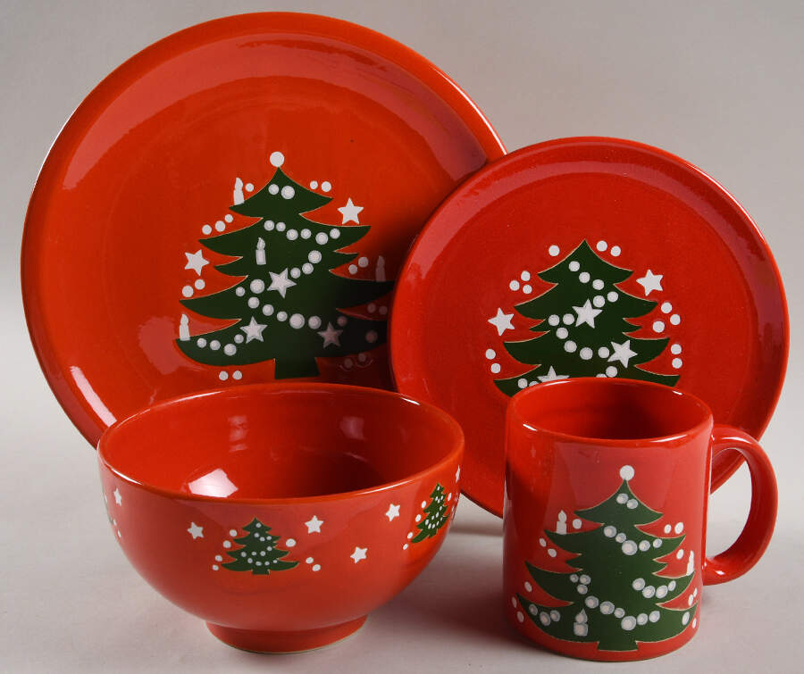 Christmas Tree 32  Piece Estate Set by Waechtersbach-1