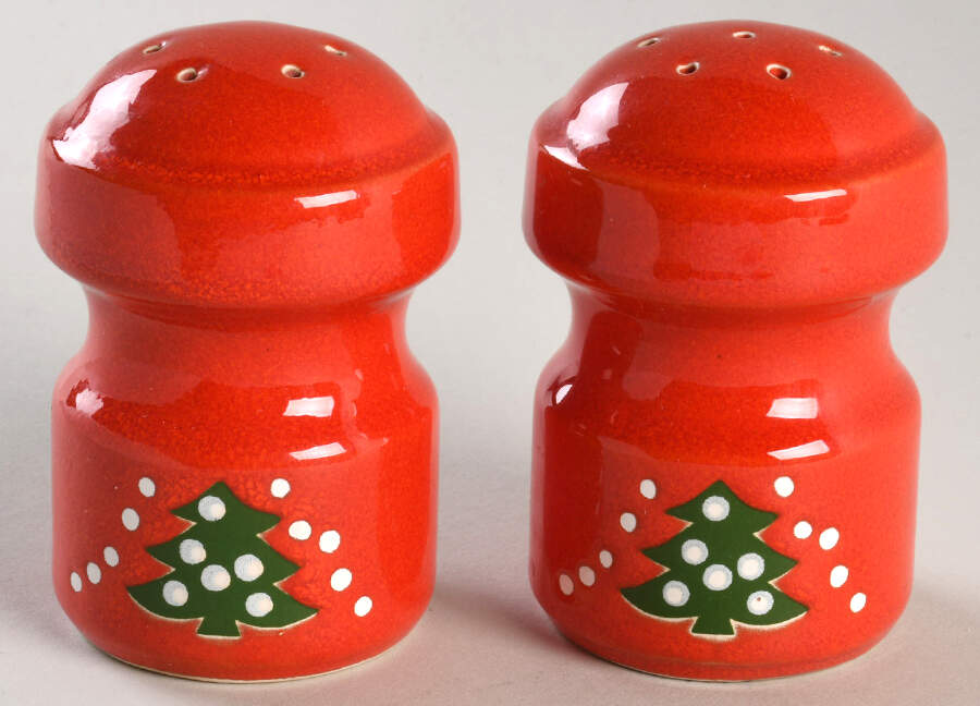 Christmas Tree Salt & Pepper Set by Waechtersbach-1