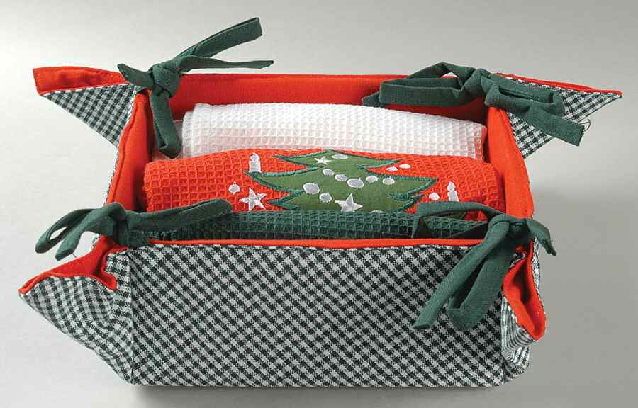 Christmas Tree Basket Tray with 3 Dish Towels by Waechtersbach-1