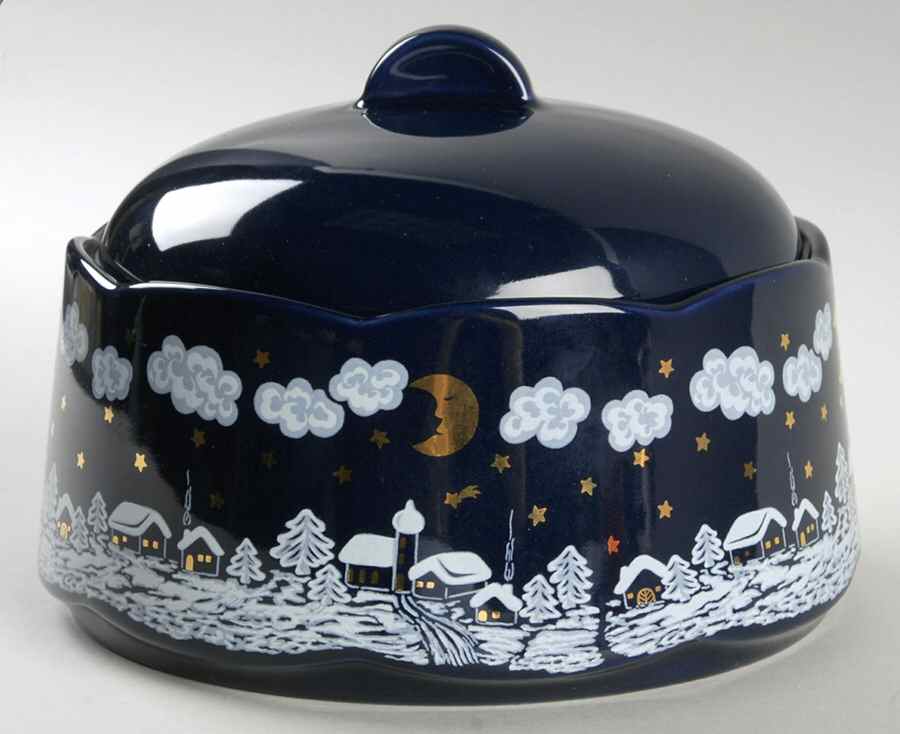 Winter Dreams 2 Qt Round Covered Casserole by Waechtersbach-1