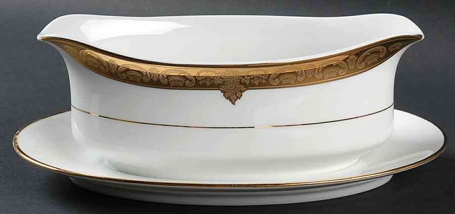 Grande Baroque Gold Gravy Boat with Attached Underplate by Wallace Heritage (Japan)-1