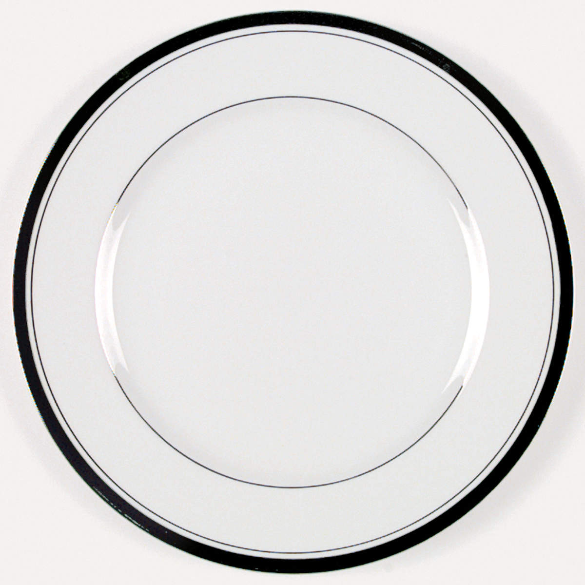 Newport Dinner Plate by Wallace Heritage (Japan)-1