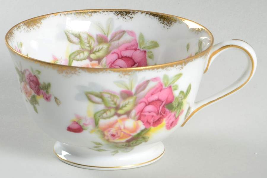 2284 Footed Cup by Wako-1