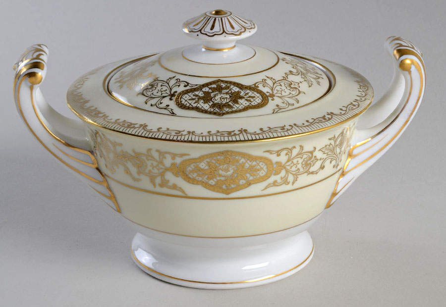 2296 (Cream Band) Sugar Bowl & Lid by Wako-1