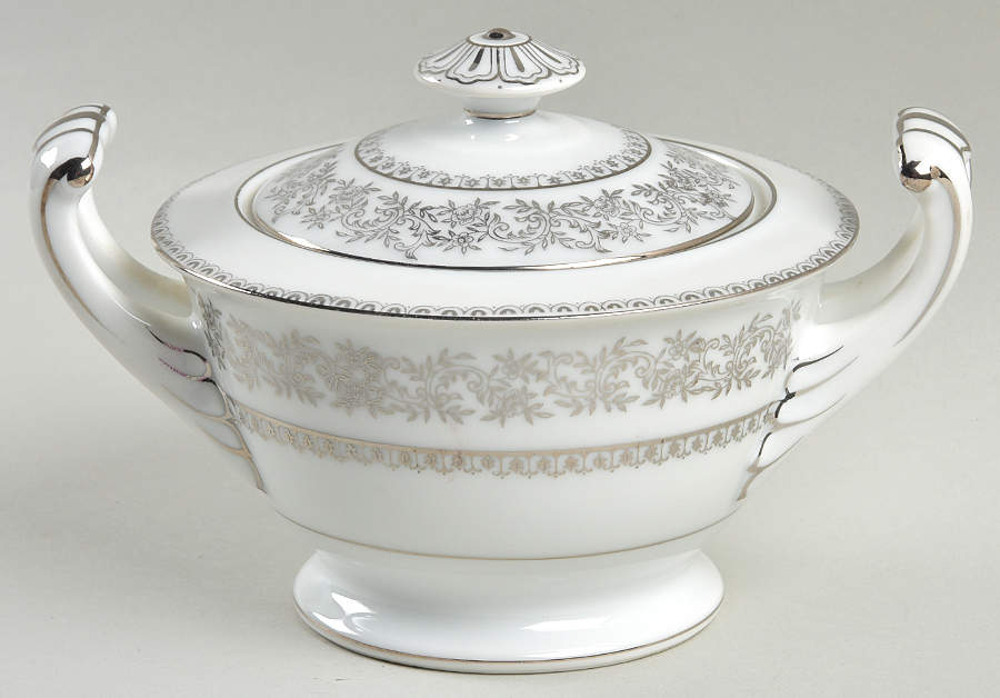 2476 Sugar Bowl & Lid by Wako-1