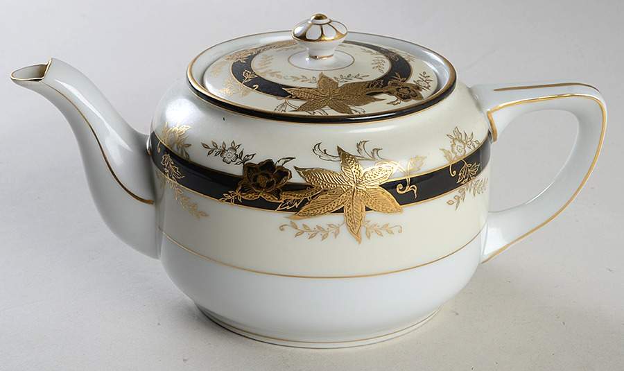 Golden Maple Teapot & Lid by Wako-1