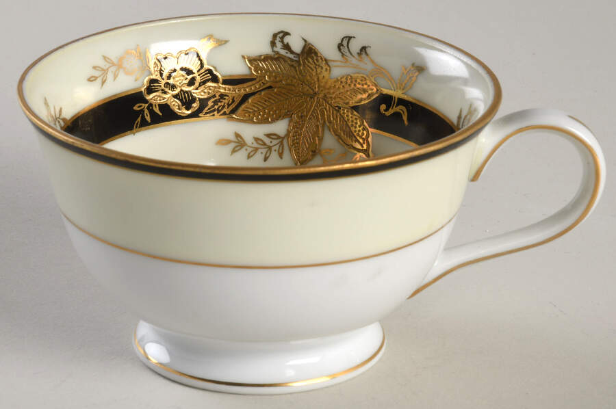 Golden Maple Footed Cup by Wako-1
