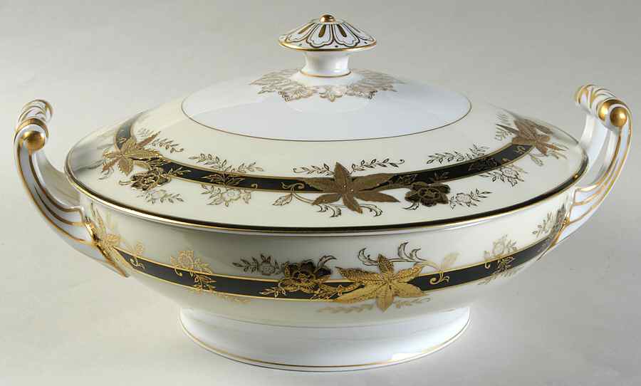 Golden Maple Round Covered Vegetable by Wako-1