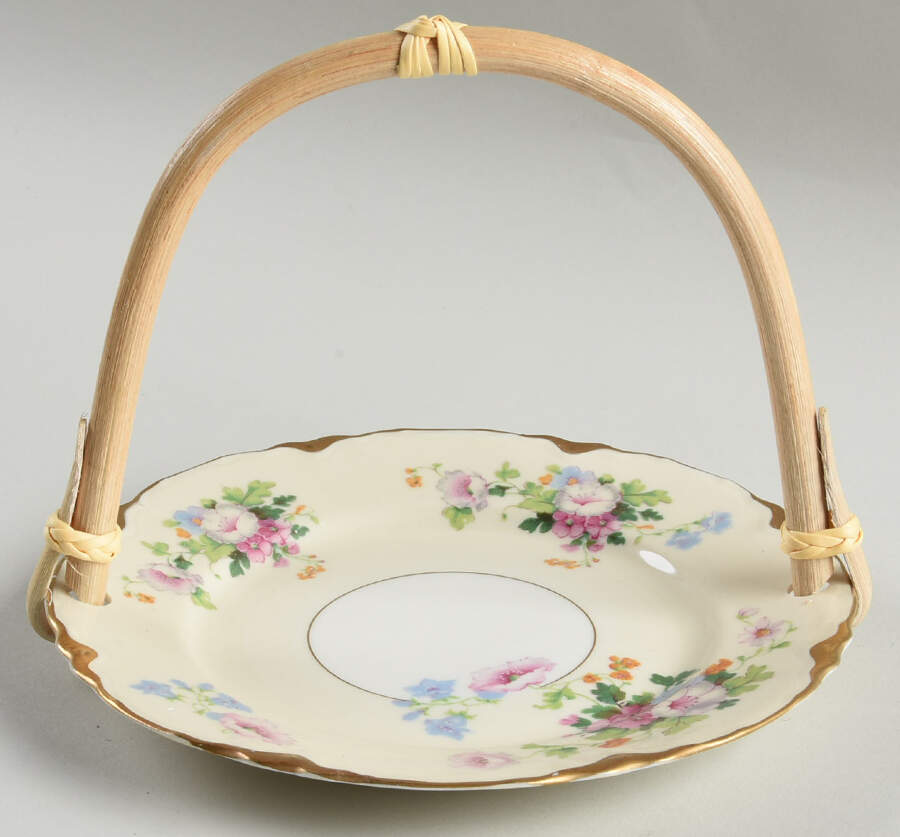 C2047 5 3/8"-5 5/8" Bamboo Handled Serving Plate  HC by Warwick-1