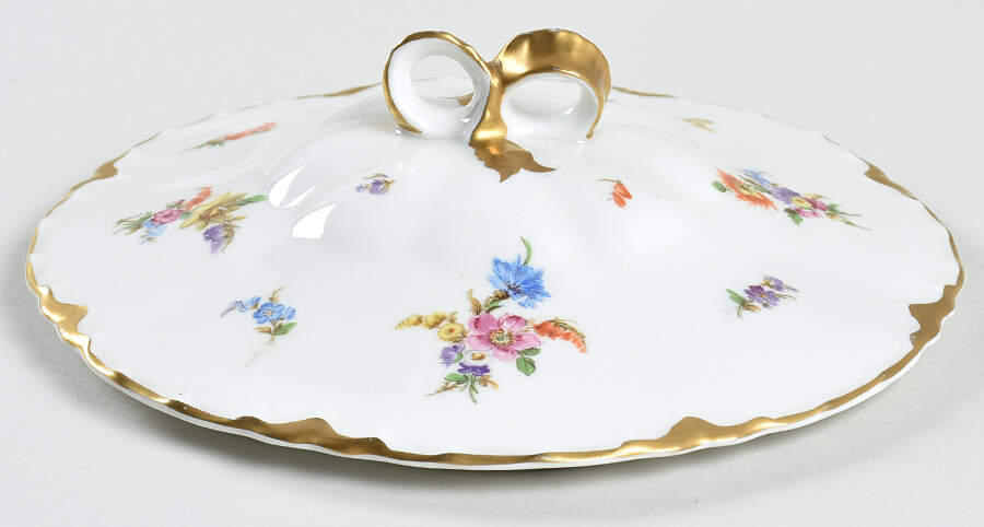 Dresden Lid for Round Vegetable by Warwick-1