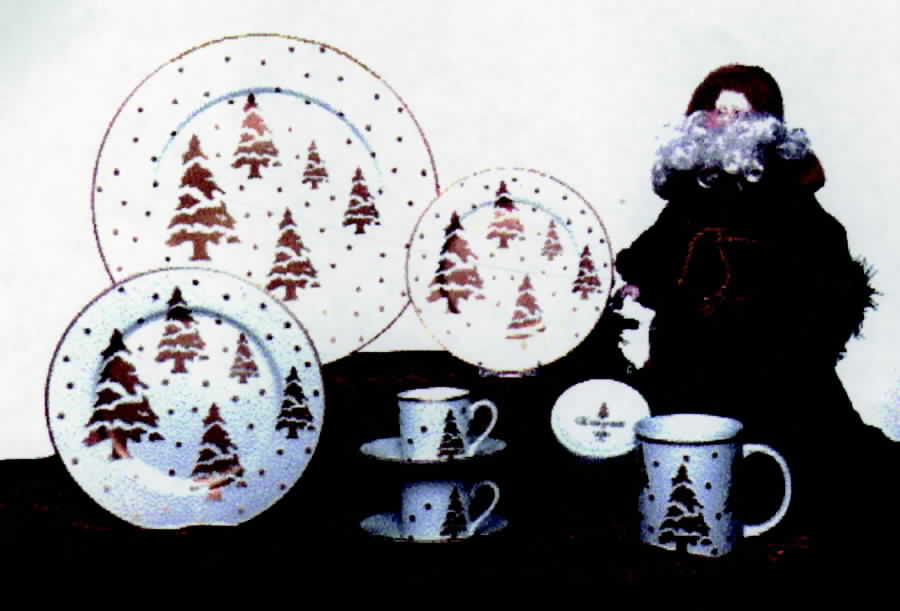 Evergreen Gold Dinner Plate by Woodmere-1