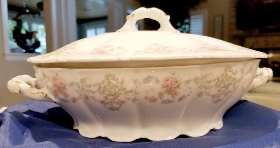 WEI21 Oval Covered Vegetable by Weimar-1