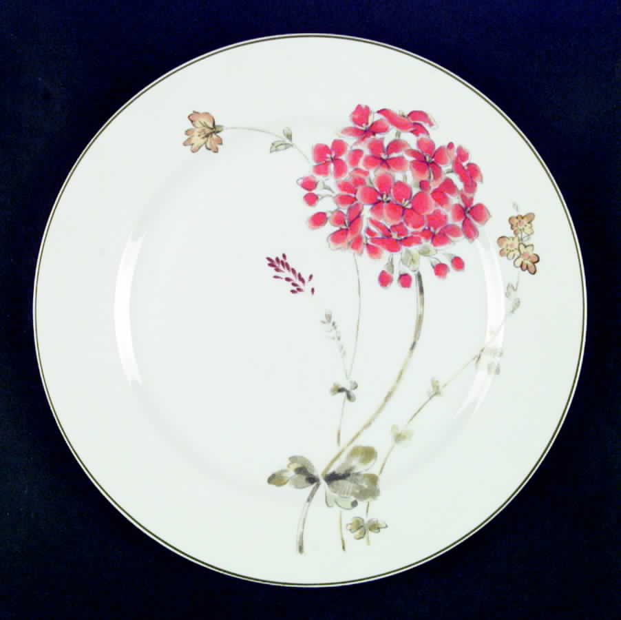 Flomar Dinner Plate by Wellin-1