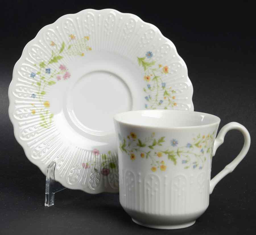 Marseille Flat Cup & Saucer Set by Wellin-1