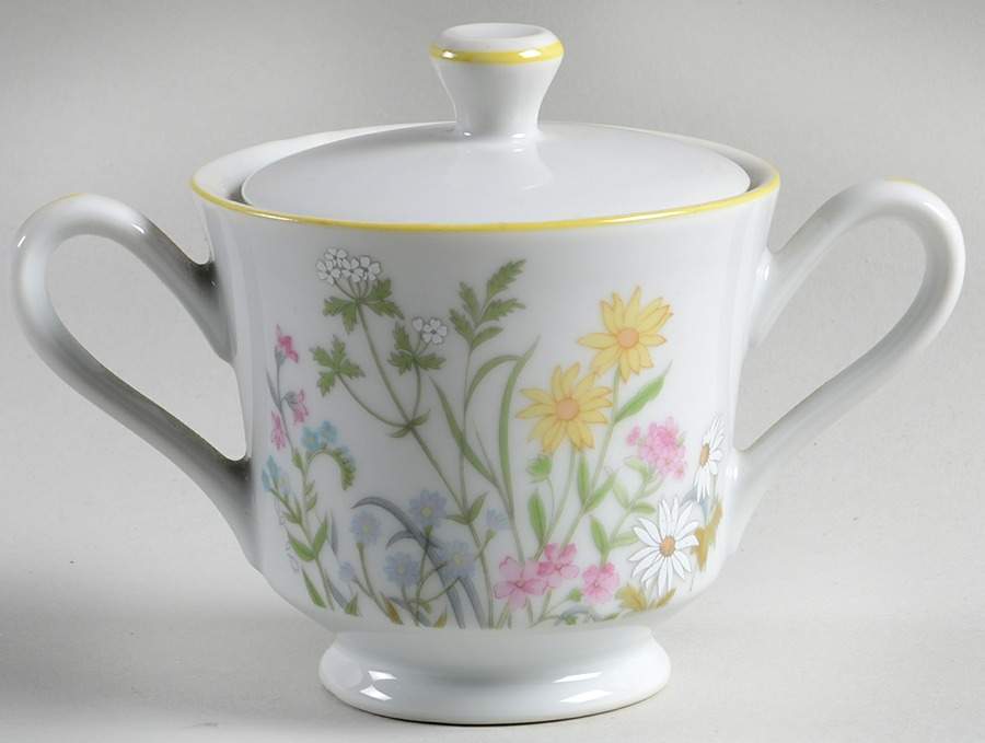Petite Jardin Sugar Bowl & Lid by Wellin-1
