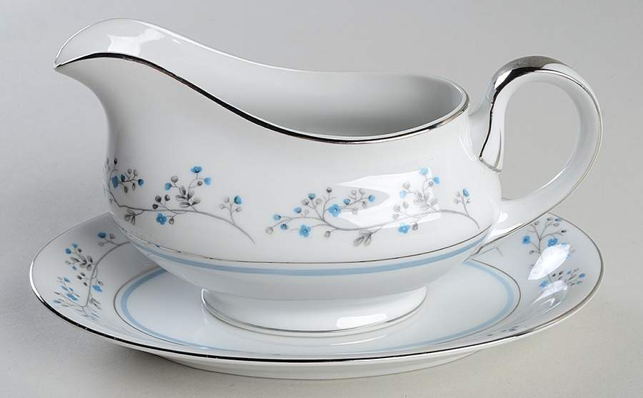 Bluespray Gravy Boat & Underplate by Wentworth-1