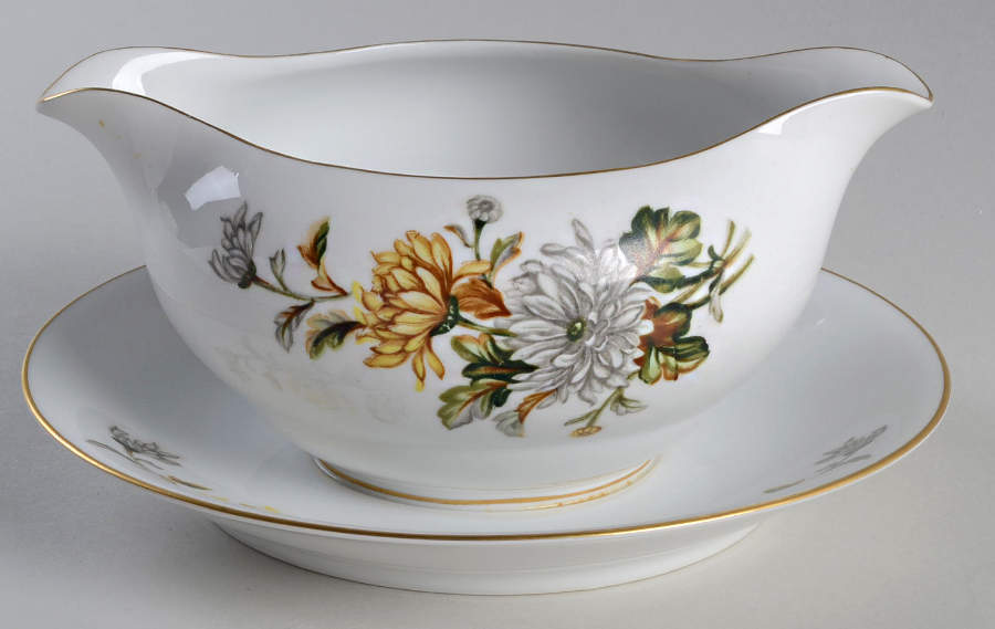 Chrysanthemum Gravy Boat with Attached Underplate by Wentworth-1