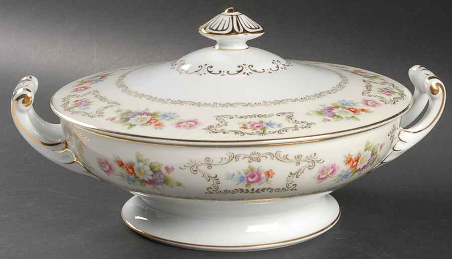 Dresrosa Round Covered Vegetable by Wentworth-1