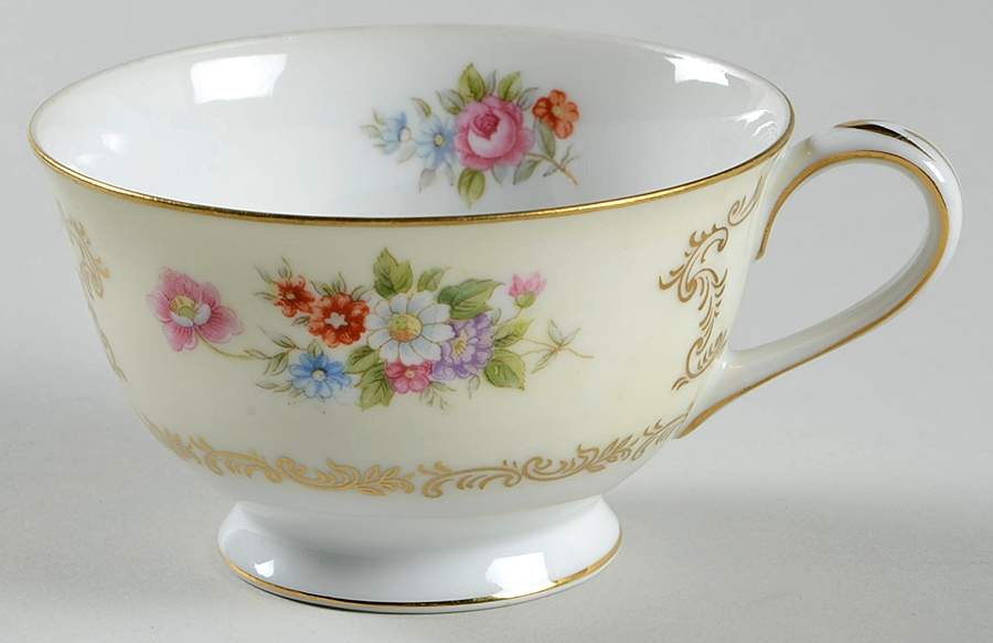 Dresrosa Footed Cup by Wentworth-1