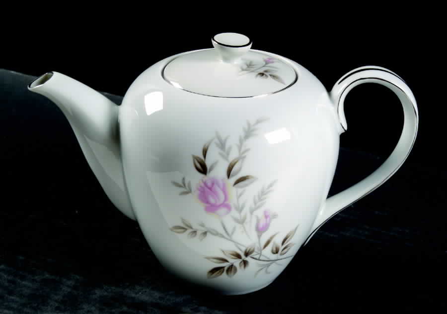 Elizabeth Teapot & Lid by Wentworth-1