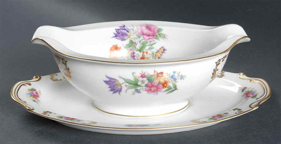 Frederika Gravy Boat with Attached Underplate by Wentworth-1