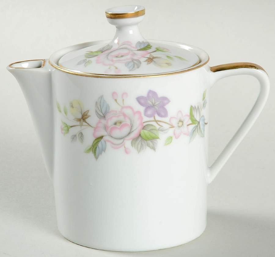 Lynnewood Creamer & Lid by Wentworth-1