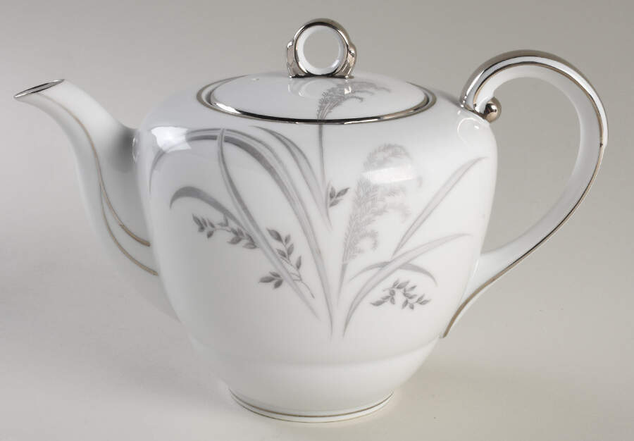 Silver Wheat Teapot & Lid by Wentworth-1